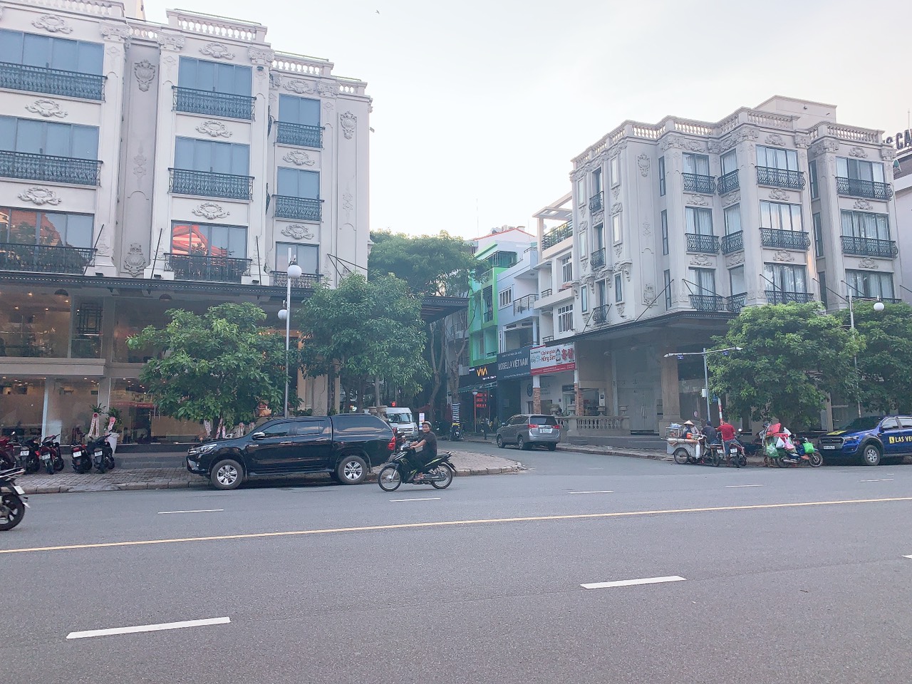 Cho thuê nhà mặt phố góc 2 mặt tiền đường Bùi Bằng Đoàn, Phú Mỹ Hưng