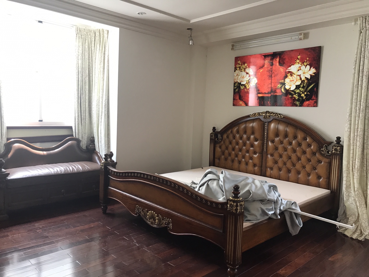 Cho thuê biệt thự Phú Mỹ Hưng, 5 phòng ngủ, nhà thiết kế cổ điển