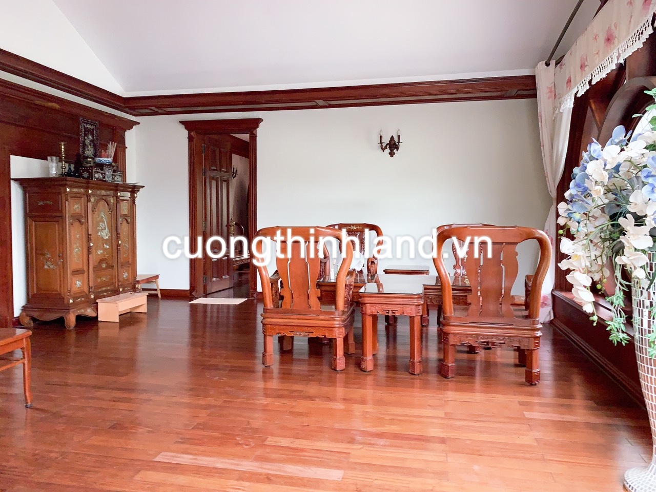 Cho thuê biệt thự cao cấp khu Nam Quang, Phú Mỹ Hưng, 7 phòng ngủ, có hầm +thang máy